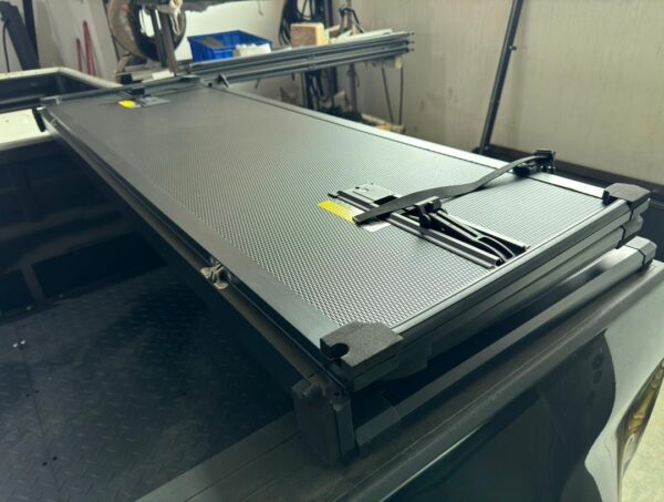 ALUMINUM HARD TRI-FOLD COVER