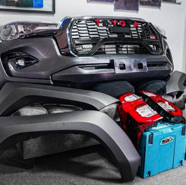 2023 HILUX UPGRADE BODY KIT