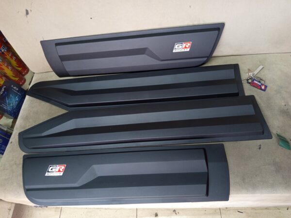 HILUX REVO GR BODY CLADDING