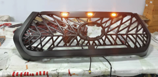 WPS图片20260610183254 FRONT GRILL FOR HILUX REVO 2021 WITH LIGHT